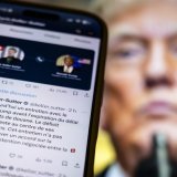 Le message sur X de la présidente de la Confédération Karin Keller-Sutter annonçant l'absence d'accord avec les Etats-Unis sur les droits de douane. Le couperet est ensuite tombé: Donald Trump a infligé un niveau de 39%, le plus lourd pour un pays européen. KEYSTONE/JEAN-CHRISTOPHE BOTT
